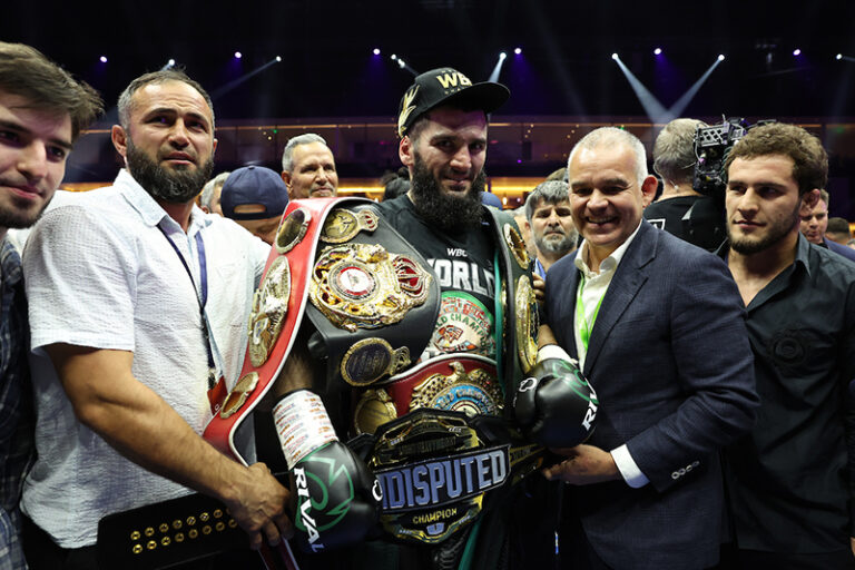 BETERBIEV,BIVOL,LIGHT HEAVY-WEIGHT CHAMPIONSHIPS,IV CROWN SHOWDOWN, RIYADH SEASON,